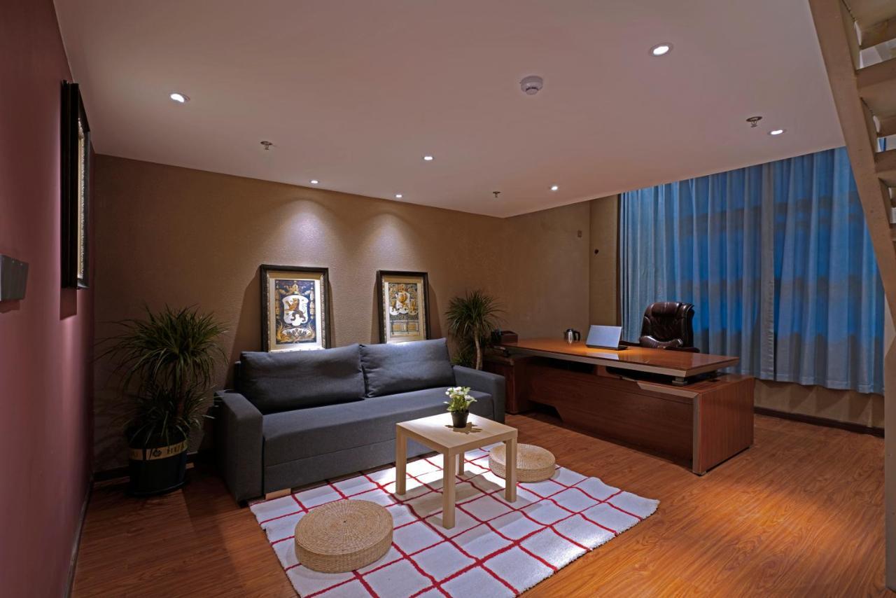 Zou Qu Ye Travel Hotel Chongqing Exterior photo
