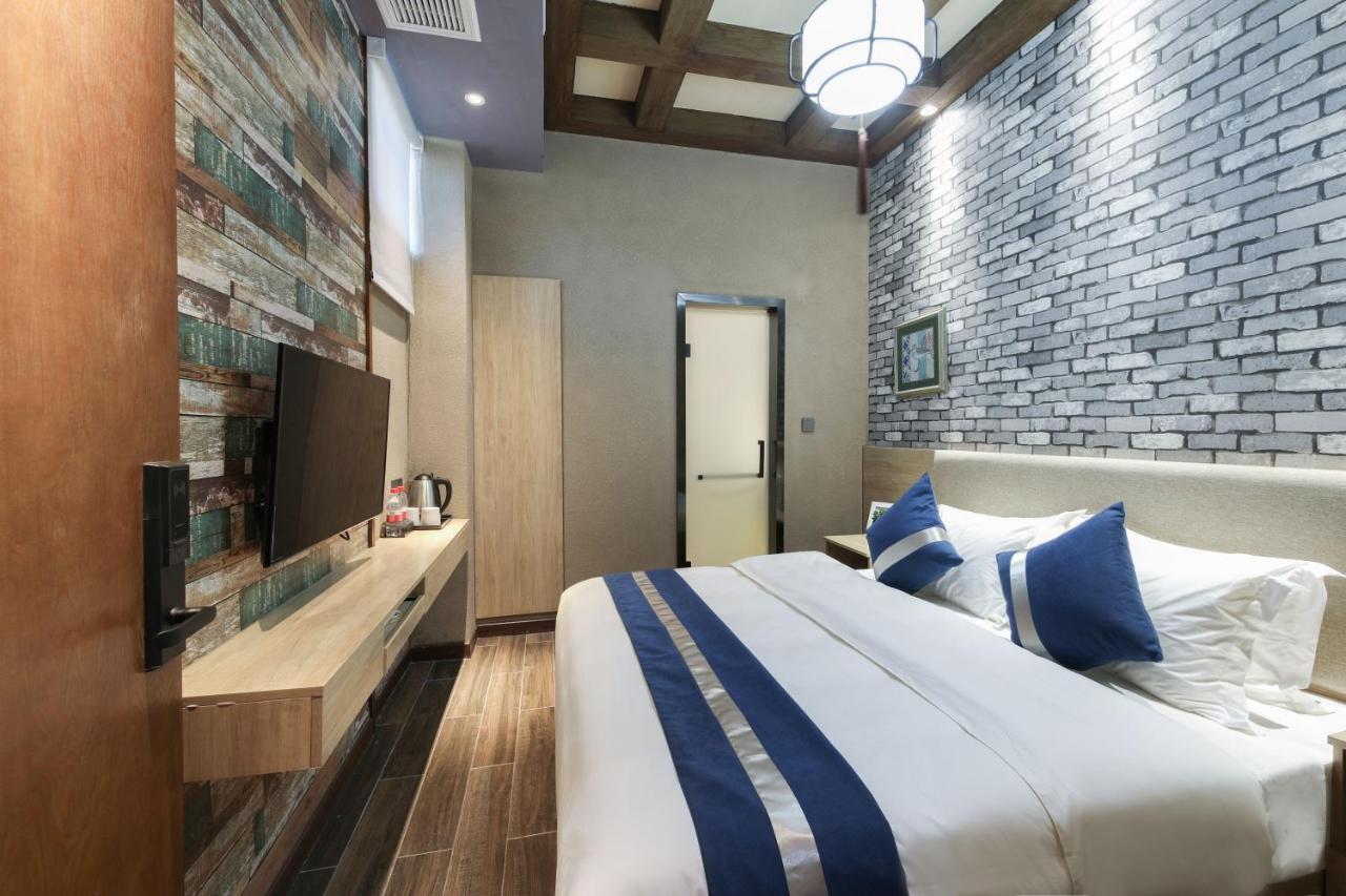 Zou Qu Ye Travel Hotel Chongqing Exterior photo