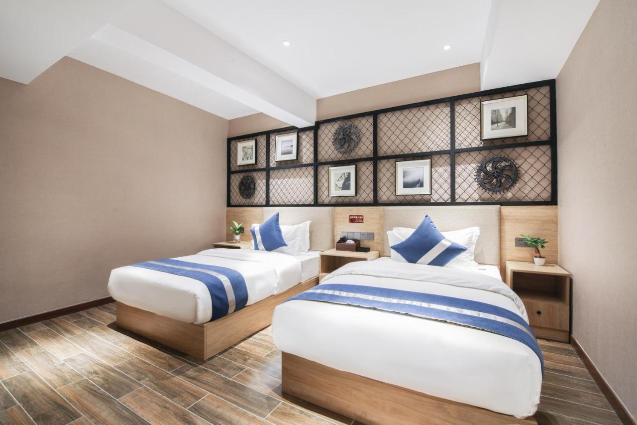 Zou Qu Ye Travel Hotel Chongqing Exterior photo