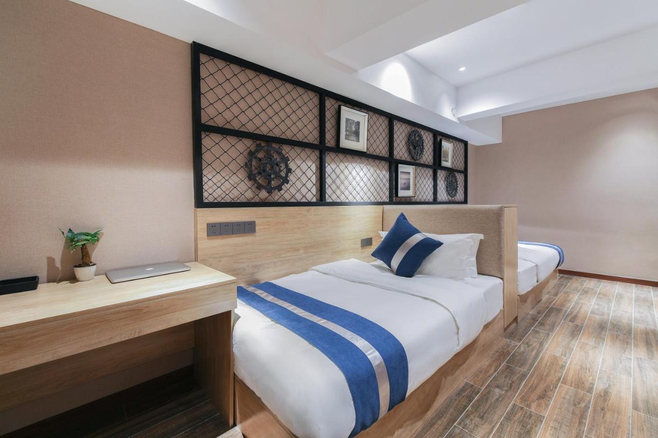 Zou Qu Ye Travel Hotel Chongqing Exterior photo