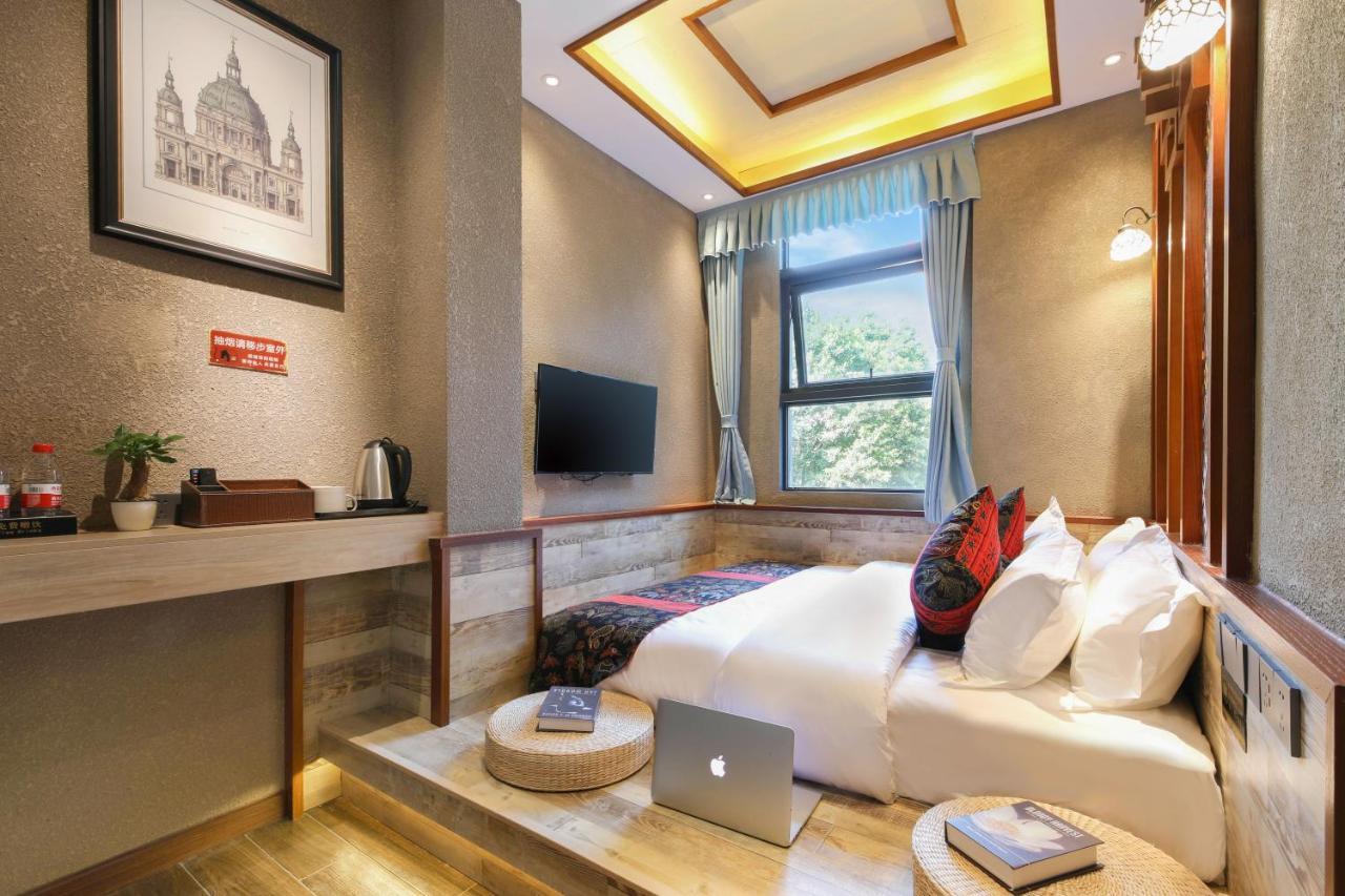 Zou Qu Ye Travel Hotel Chongqing Exterior photo